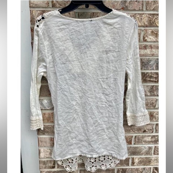 White Floral Crochet Overlay Boho Top - Picture 7 of 8